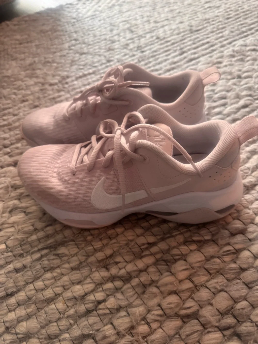 Nike Zoom Bella 6 barely rose sneakers shoes size 7.5 - Picture 2 of 5